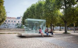 Installation in-situ, place d'armes - Gimme Shelter, Nathalie Talec