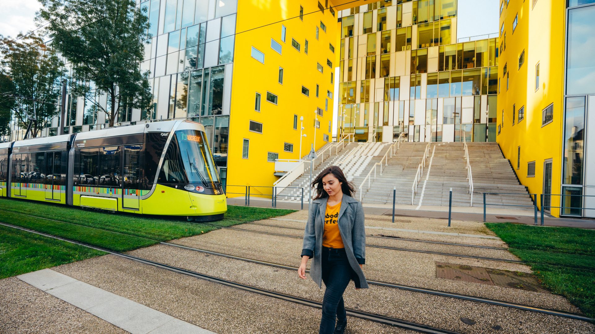 Ilot Gruner - Tram - Rue Saint-Etienne - Jaune